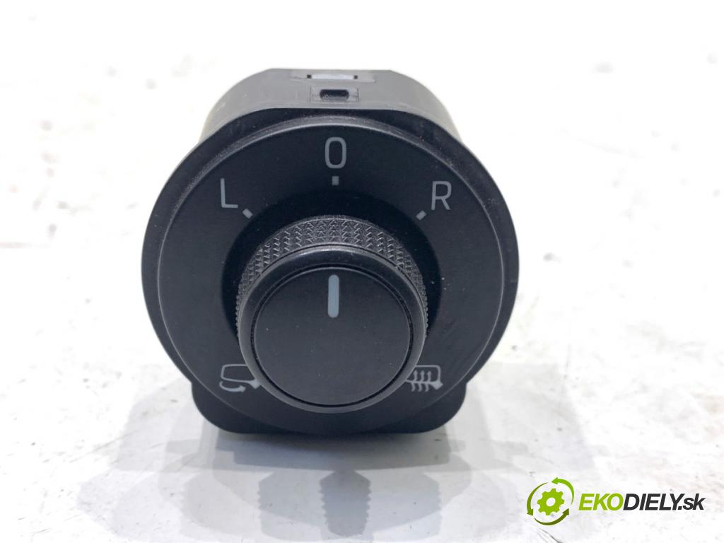 SKODA SUPERB III liftback 2018 110 kW 2.0 TDI 1968 přepínač nastavení zpětných zrcátek 3V0959565C (Páčky pod volantem)