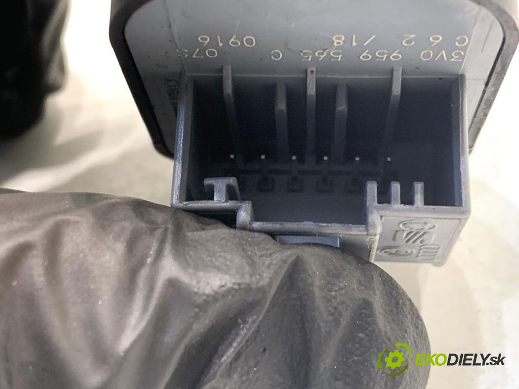 SKODA SUPERB III liftback 2018 110 kW 2.0 TDI 1968 Prepínač nastavenia spätných zrkadiel 3V0959565C (Prepínacie páčky pod volantom)