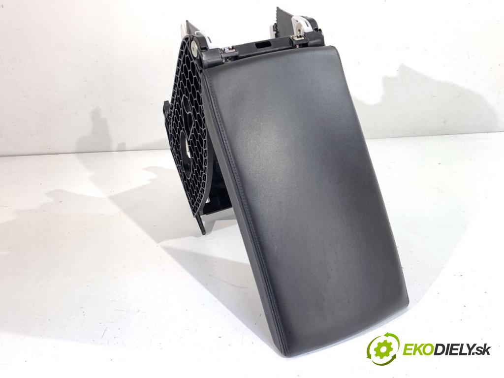 SKODA SUPERB III liftback 2018 110 kW 2.0 TDI 1968 loketní opěrka 3V0864207 (Loketní opěrka)