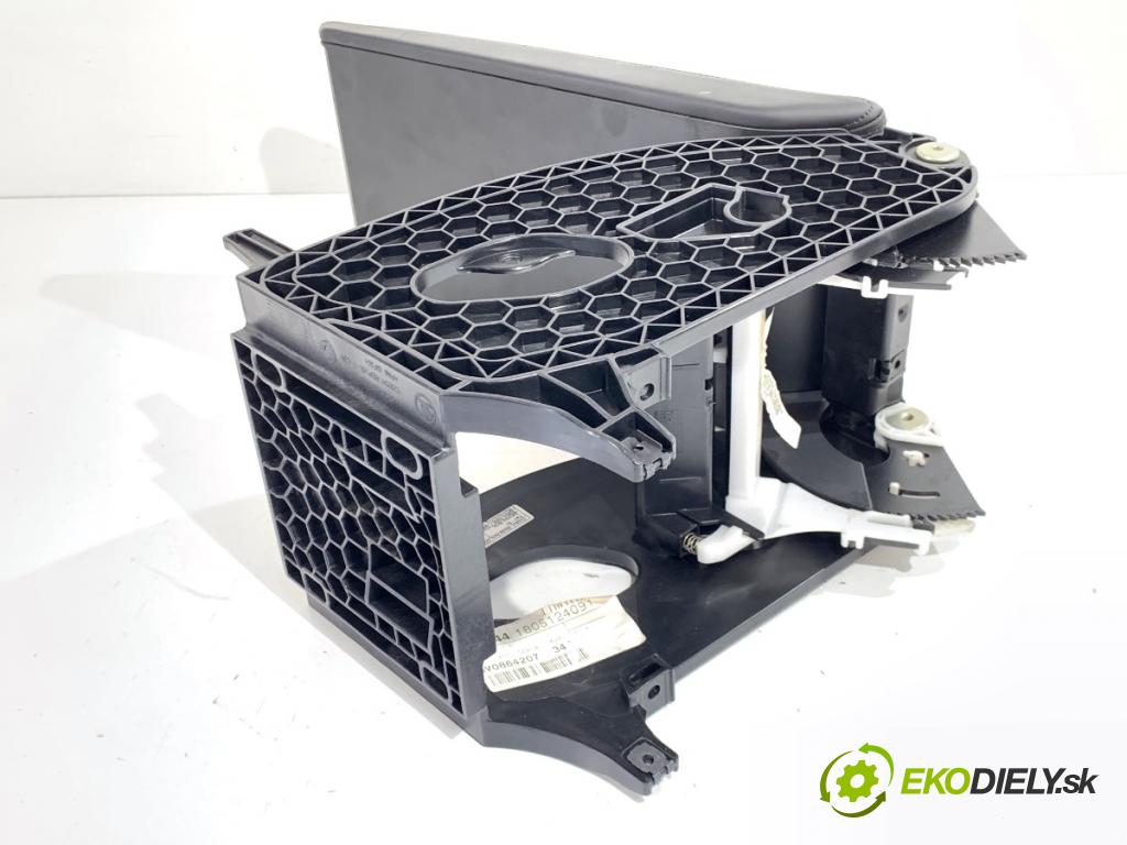 SKODA SUPERB III liftback 2018 110 kW 2.0 TDI 1968 loketní opěrka 3V0864207 (Loketní opěrka)