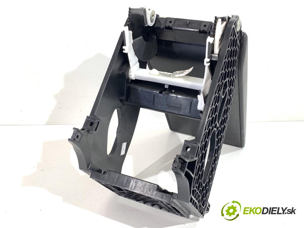 SKODA SUPERB III liftback 2018 110 kW 2.0 TDI 1968 loketní opěrka 3V0864207 (Loketní opěrka)