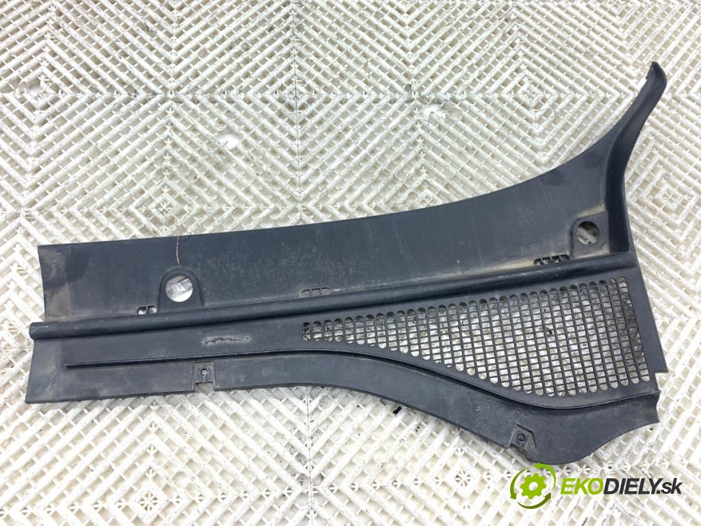 SKODA SUPERB III liftback 2018 110 kW 2.0 TDI 1968 torpédo plast pod čelní okno levé 3V2819415