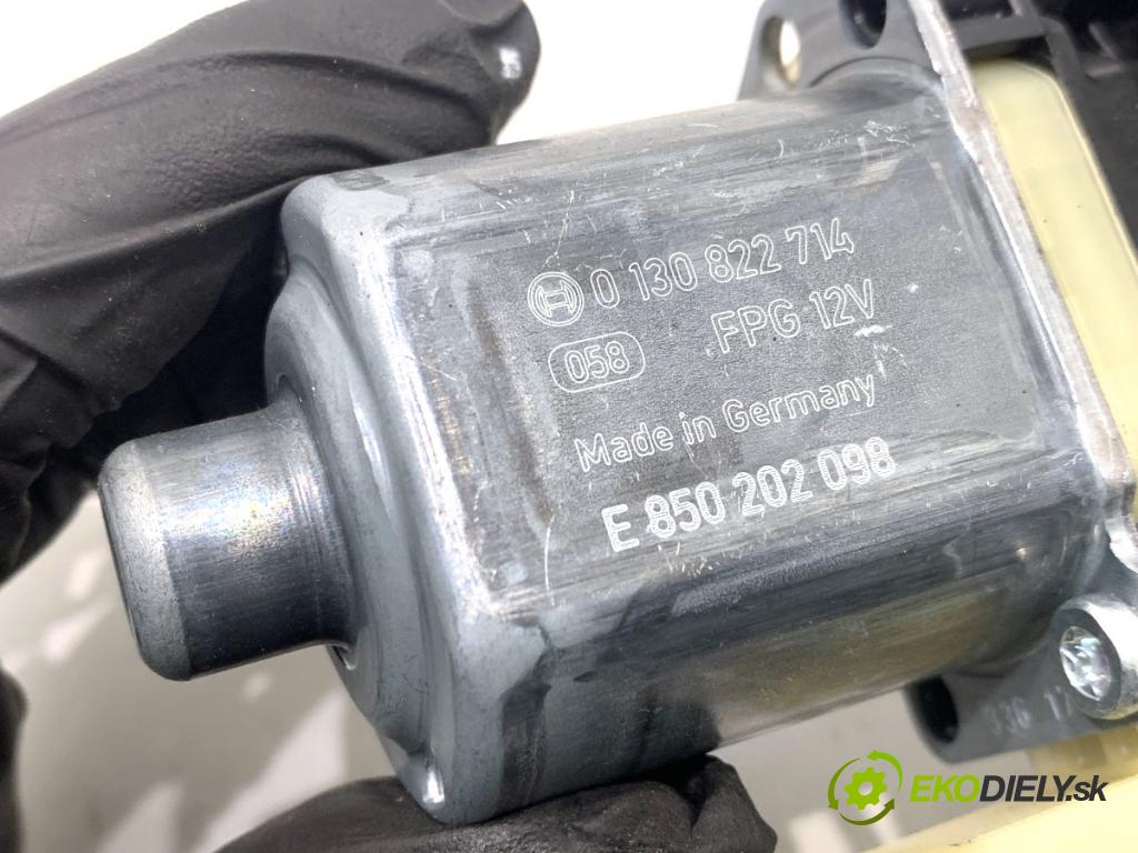 SKODA SUPERB III liftback 2018 110 kW 2.0 TDI 1968 mechanismus okna pravý zadní část 5Q0959802A