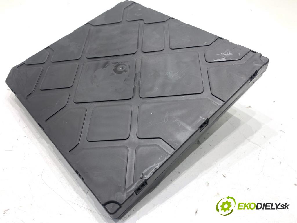 SKODA SUPERB III liftback 2018 110 kW 2.0 TDI 1968 Modul komfortu 5Q0937084CQ (Modul komfortu)