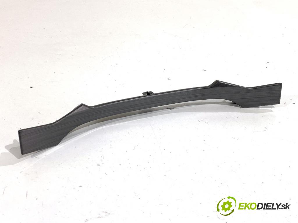 SKODA SUPERB III liftback 2018 110 kW 2.0 TDI 1968 lišty kryt 3V1858418 3V1858415 (Lišta)