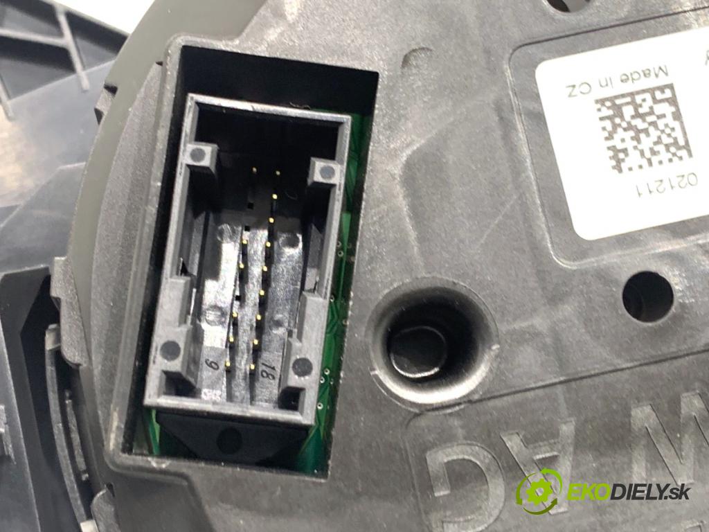 SKODA SUPERB III liftback 2018 110 kW 2.0 TDI 1968 Prístrojovka 3V0920751B (Prístrojová doska)