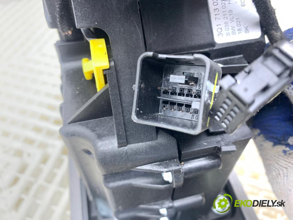 SKODA SUPERB III liftback 2018 110 kW 2.0 TDI 1968 Kulisa 3Q1713023AD (Rýchlostná páka (kulisa))