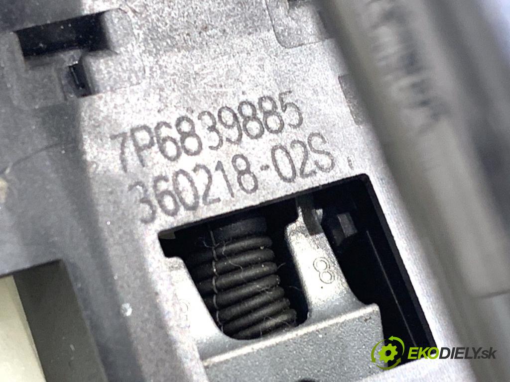 SKODA SUPERB III liftback 2018 110 kW 2.0 TDI 1968 Kľučka vonkajšia pravy predný 7P6839885
