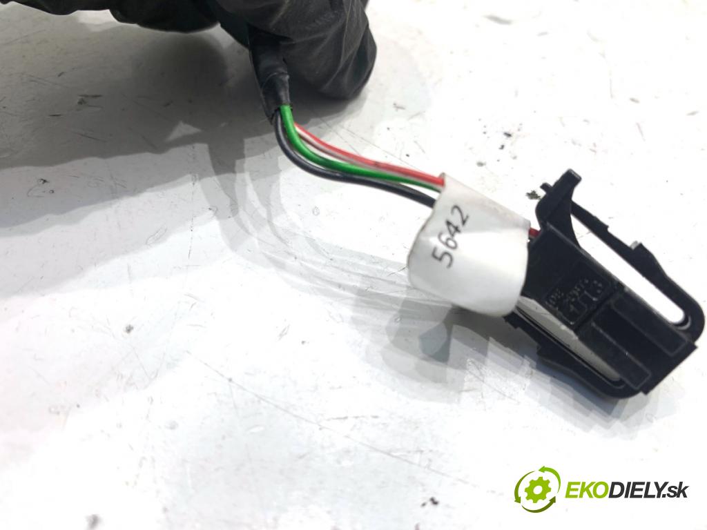 SKODA SUPERB III liftback 2018 110 kW 2.0 TDI 1968 Kľučka vonkajšia ľavy predný 5E0837349A