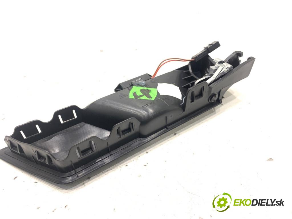 SKODA SUPERB III liftback 2018 110 kW 2.0 TDI 1968 Kľučka vnútorná ľavy predný 3V0837221