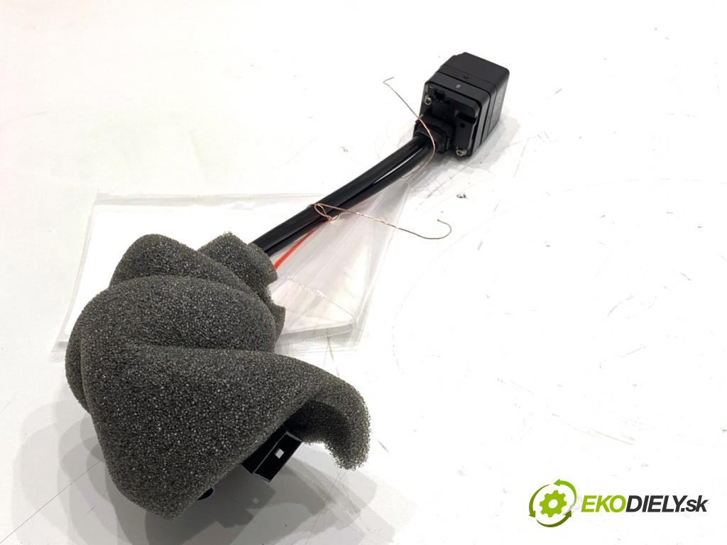 SKODA SUPERB III liftback 2018 110 kW 2.0 TDI 1968 KAMERA ZPĚT: 5Q0980556B