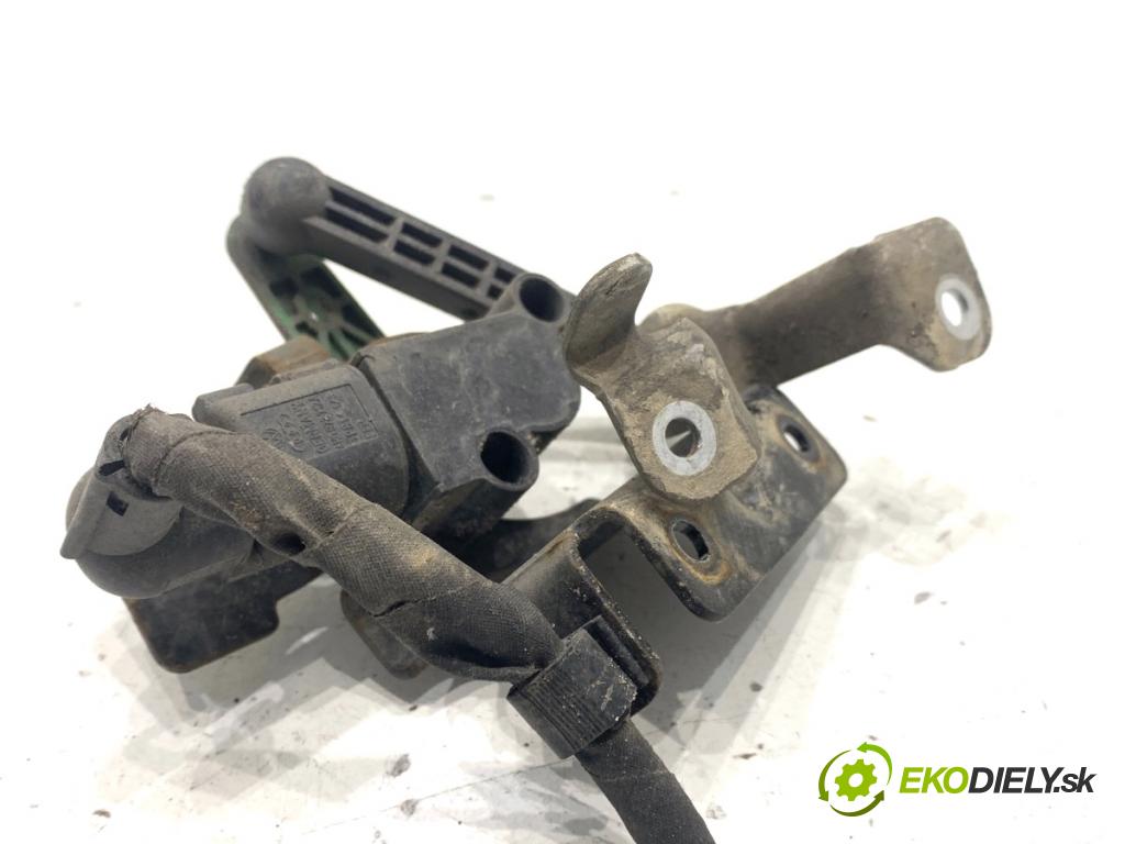 SKODA SUPERB III liftback 2018 110 kW 2.0 TDI 1968 Snímač XENON zad ľavy 5Q0907503