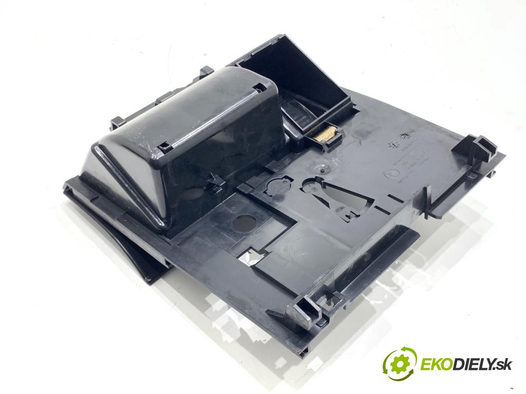 SKODA SUPERB III liftback 2018 110 kW 2.0 TDI 1968 Popolník 3V1857962A