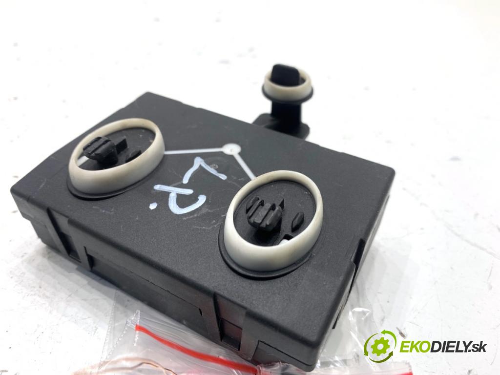 SKODA SUPERB III liftback 2018 110 kW 2.0 TDI 1968 Modul Dvere predný ľavy 5Q4959593E