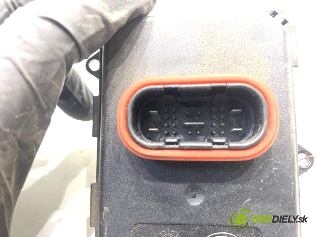 SKODA SUPERB III liftback 2018 110 kW 2.0 TDI 1968 Modul uhlu svetla 8U0941329