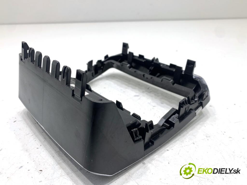 SKODA SUPERB III liftback 2018 110 kW 2.0 TDI 1968 Panel ovládania kúrenia klimatizácie zad 3V0919201