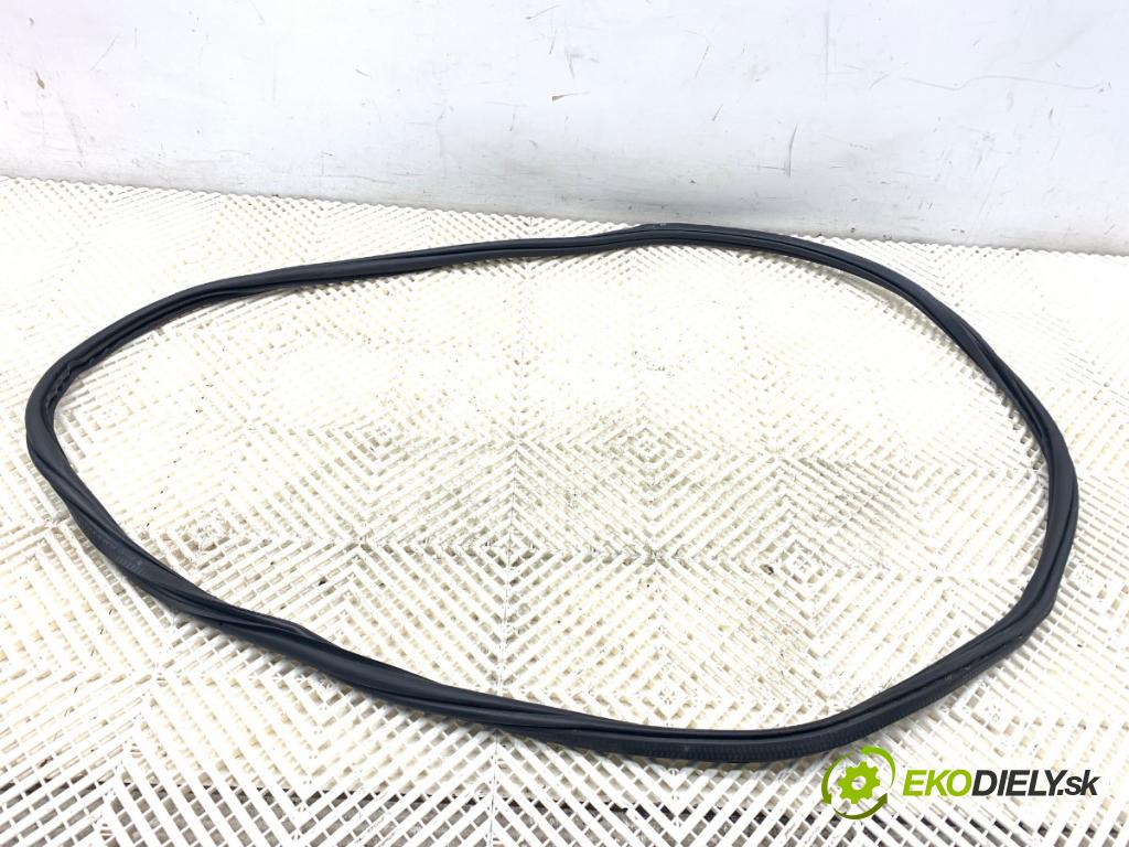 SKODA SUPERB III liftback 2018 110 kW 2.0 TDI 1968 těsnění dveře zadní část levá strana 3V5867367B (Karoserie ostatní)