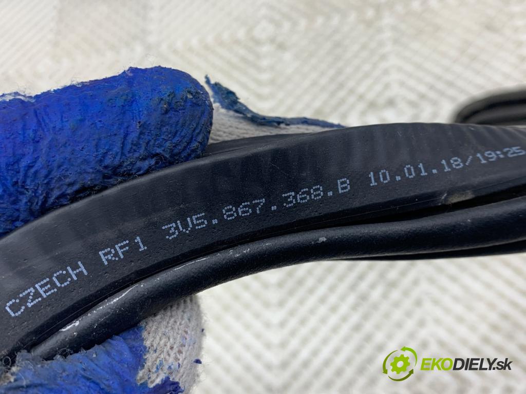 SKODA SUPERB III liftback 2018 110 kW 2.0 TDI 1968 tesnenie Dvere zad pravá 3V5867368B (Karoséria ostatné)