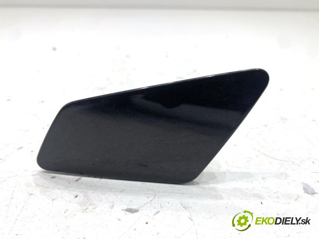 SKODA SUPERB III liftback 2018 110 kW 2.0 TDI 1968 kryt ostřikovače světla levá strana 