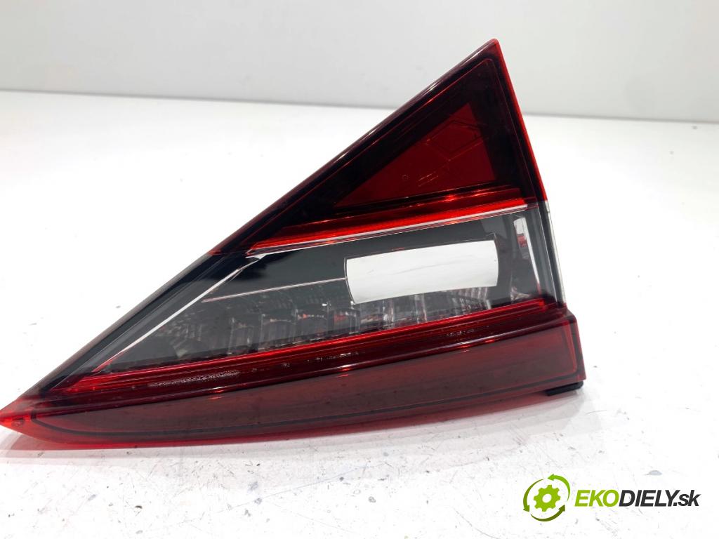 SKODA SUPERB III liftback 2018 110 kW 2.0 TDI 1968 světlo zadní část pravá vnitřní 3V5945308E (Klika dveří ostatní)
