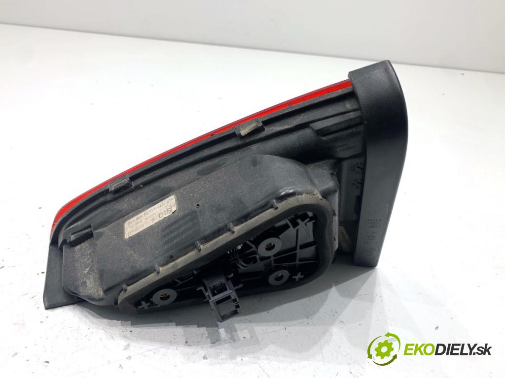 SKODA SUPERB III liftback 2018 110 kW 2.0 TDI 1968 světlo zadní část pravá vnitřní 3V5945308E (Klika dveří ostatní)