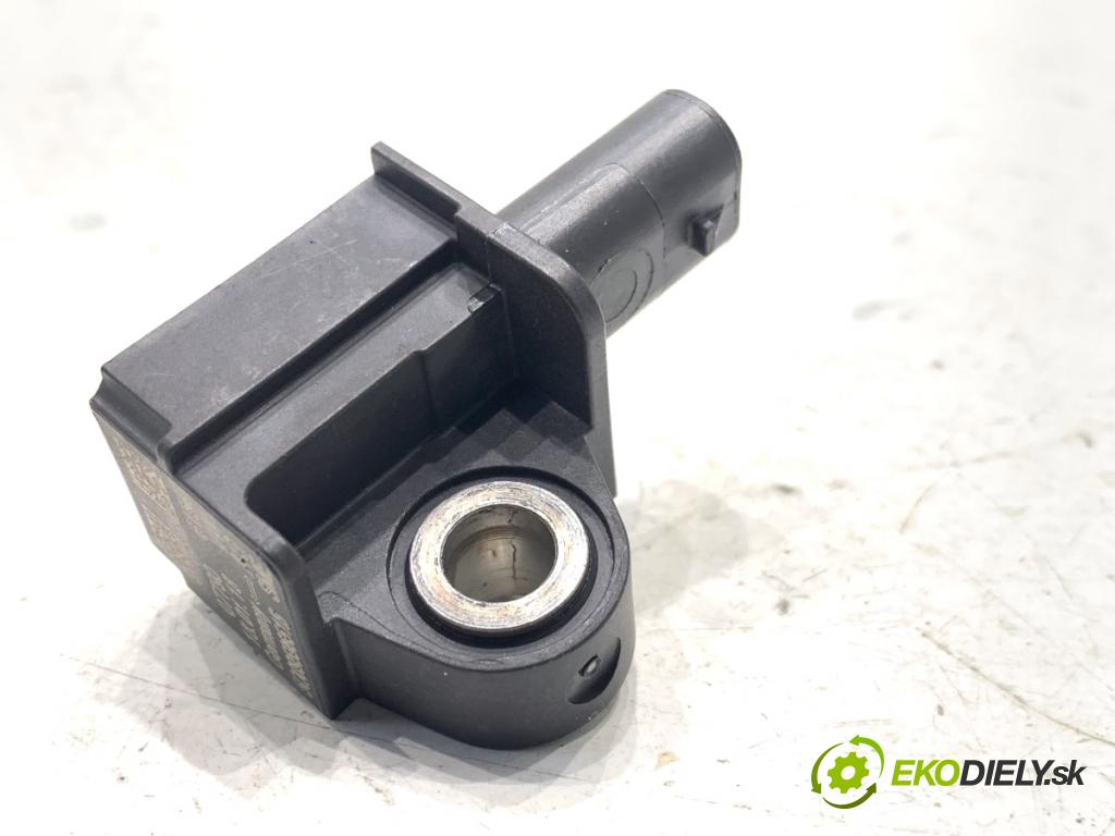 SKODA SUPERB III liftback 2018 110 kW 2.0 TDI 1968 Snímač nárazu 5Q0959651B (Snímač nárazu)