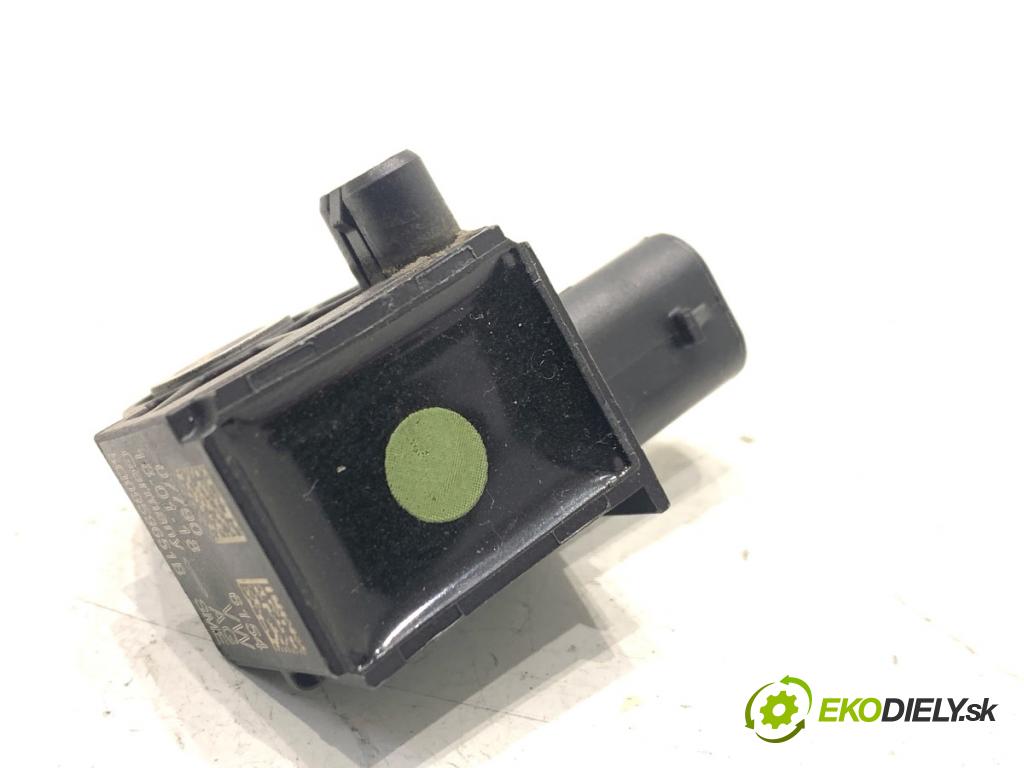 SKODA SUPERB III liftback 2018 110 kW 2.0 TDI 1968 Snímač nárazu 5Q0959651B (Snímač nárazu)