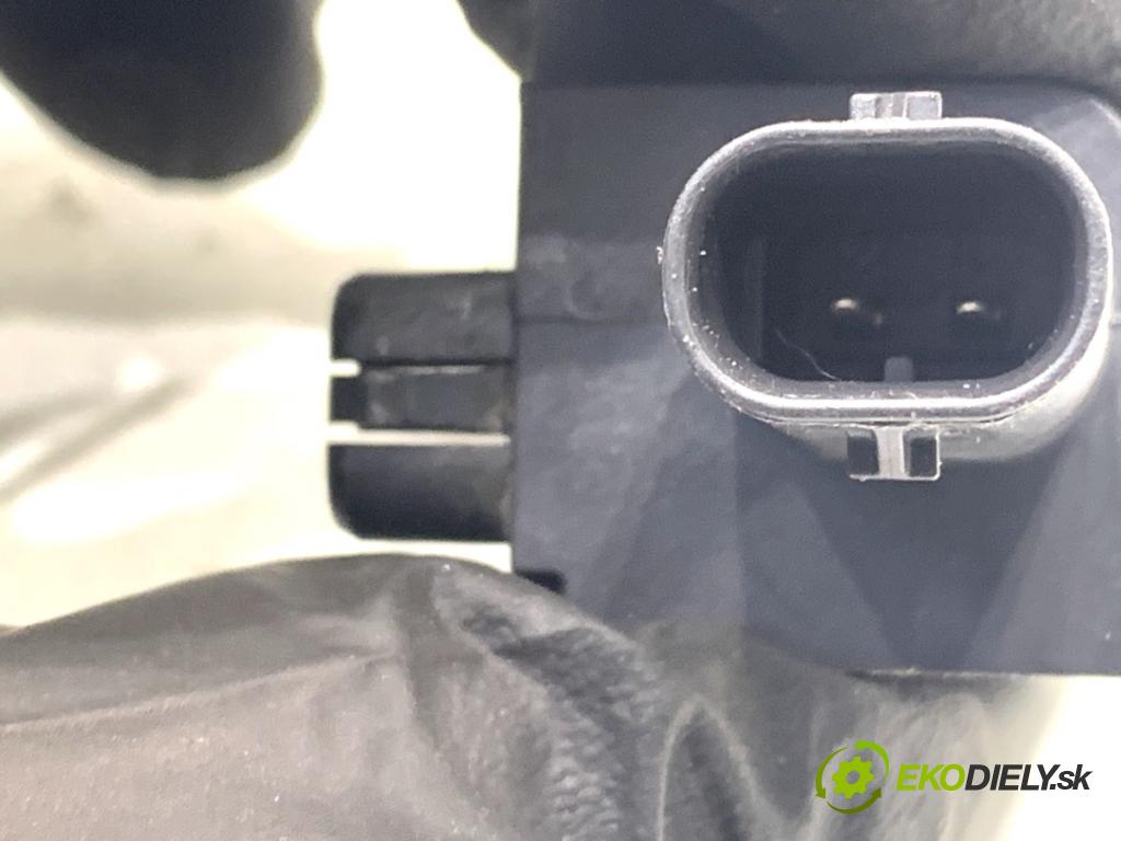 SKODA SUPERB III liftback 2018 110 kW 2.0 TDI 1968 Snímač nárazu 5Q0959651B (Snímač nárazu)