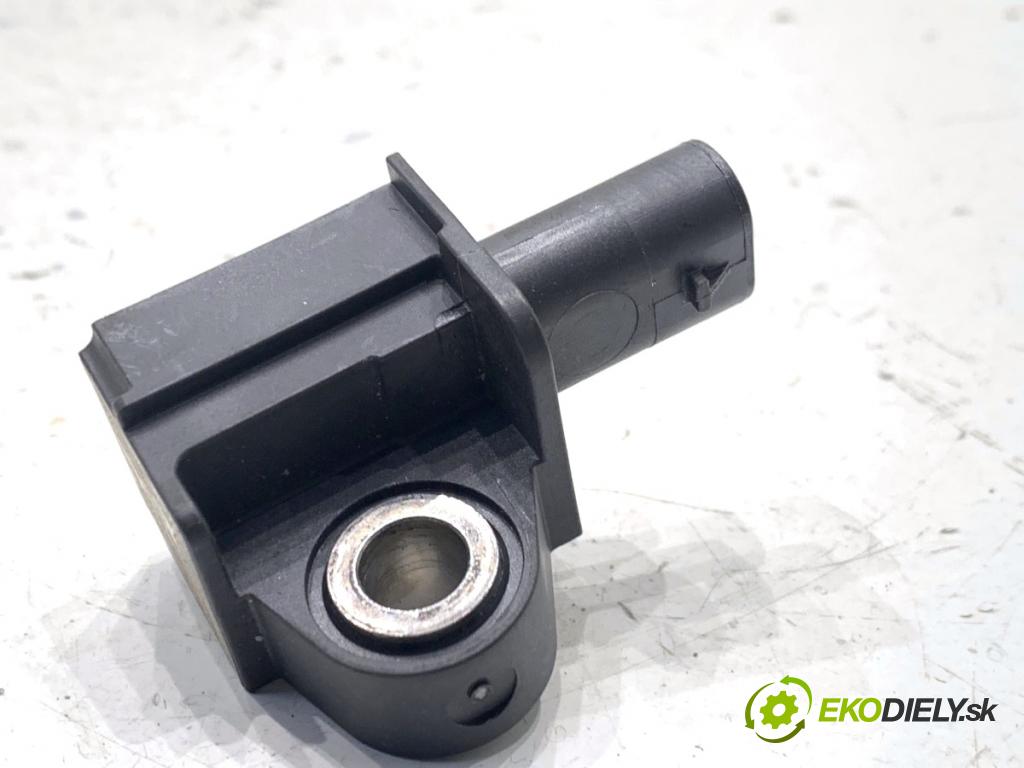 SKODA SUPERB III liftback 2018 110 kW 2.0 TDI 1968 Snímač nárazu 5Q0959651B (Snímač nárazu)