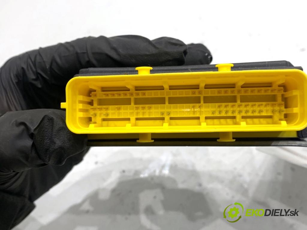 SKODA SUPERB III liftback 2018 110 kW 2.0 TDI 1968 senzor airbag 5Q0959655BH (Snímač)