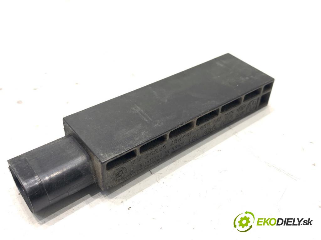 SKODA SUPERB III liftback 2018 110 kW 2.0 TDI 1968 ANTENA KESSY 5Q0962131