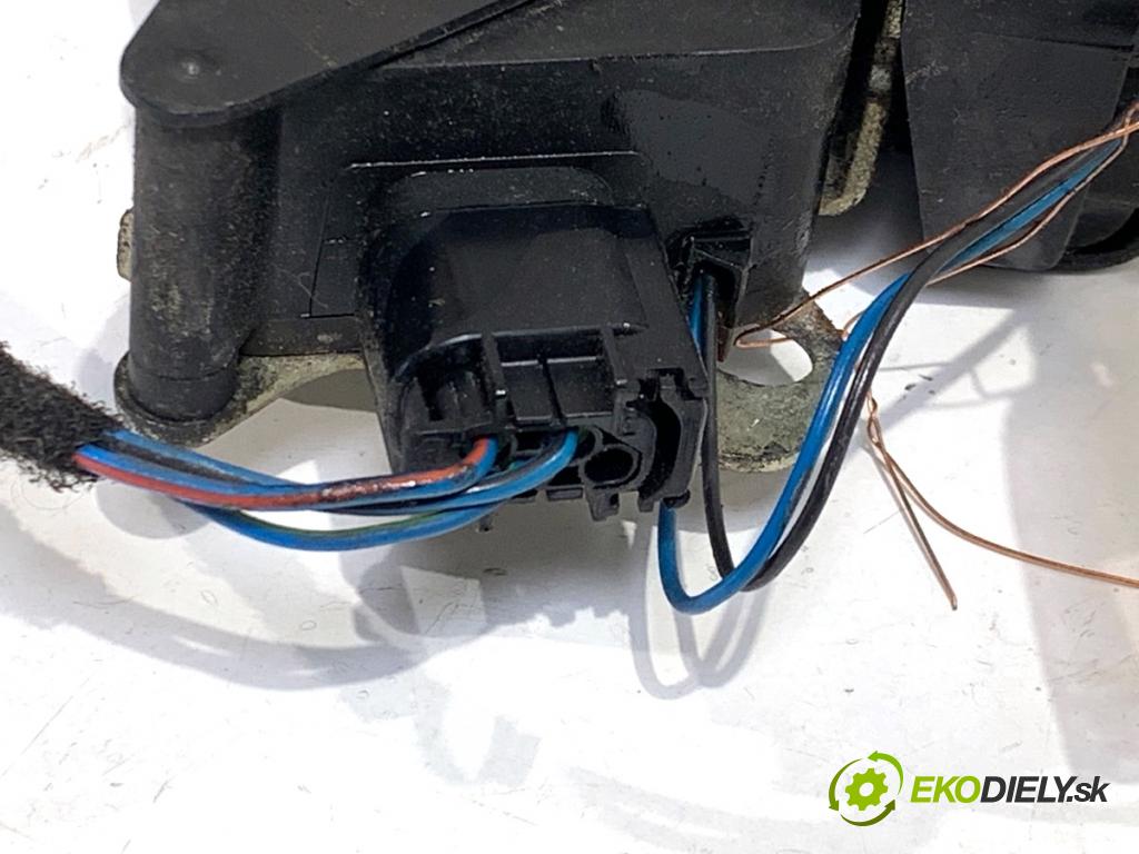 MERCEDES-BENZ W639 Skrzynia 2008 70 kW 109 CDI (639.601, 639.603, 639.605) 2148 zámok Dvere ľavy predný A6397201635