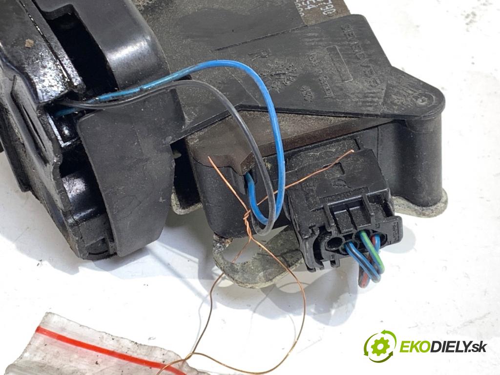 MERCEDES-BENZ W639 Skrzynia 2008 70 kW 109 CDI (639.601, 639.603, 639.605) 2148 zámok Dvere pravy predný A6397201735