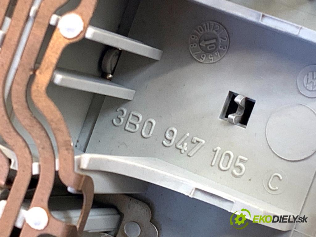 SKODA FABIA II liftback 2007 63 kW 1.4 LPG 1390 Svetlo stropné 3B0947105C