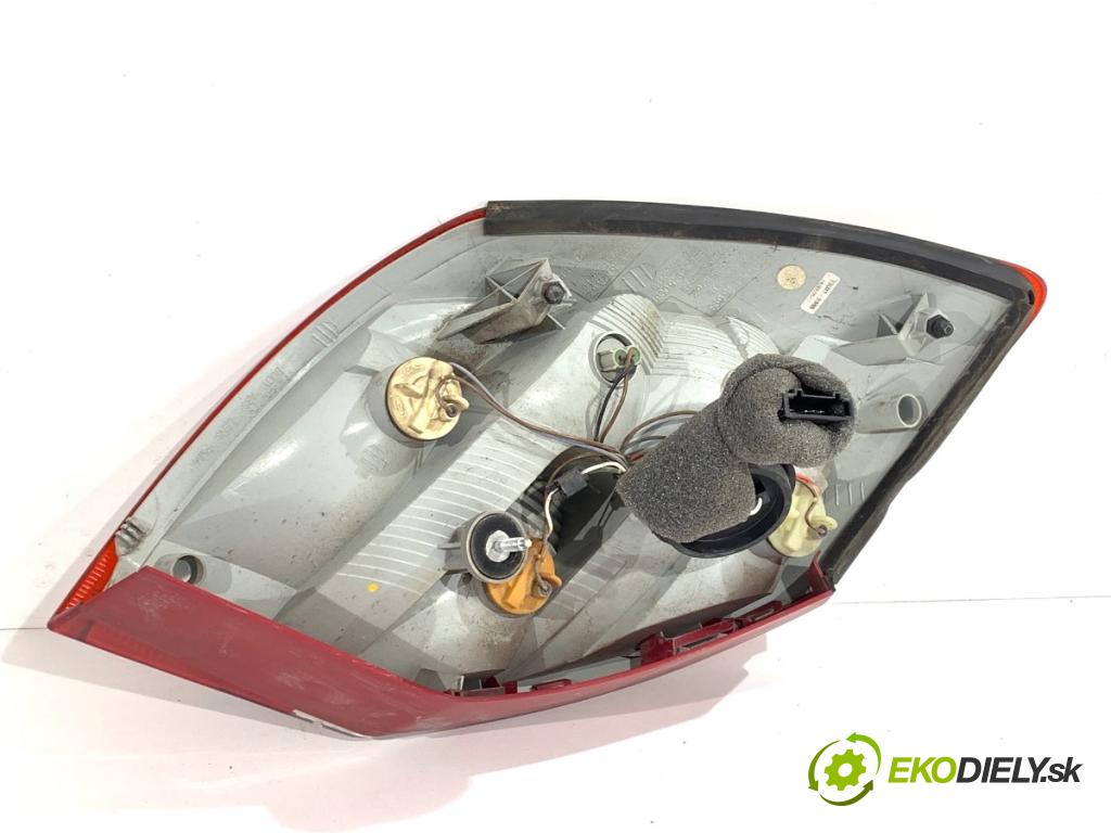 SKODA FABIA II liftback 2007 63 kW 1.4 LPG 1390 Svetlo pravy zad 5J6945096