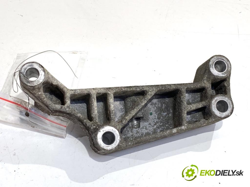 OPEL ZAFIRA C nadwozie wielkoprzestrzenne (MPV) 2014 100 kW 1.6 CDTI (75) 1598 Držiak Motor 13343561