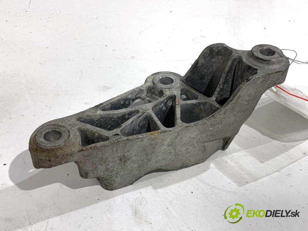 OPEL ZAFIRA C nadwozie wielkoprzestrzenne (MPV) 2014 100 kW 1.6 CDTI (75) 1598 Držiak prevodovky 13248571