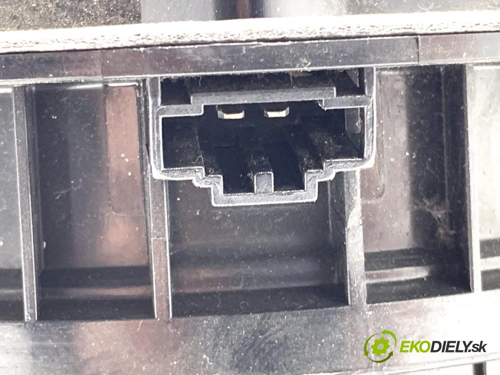 SKODA SUPERB III liftback 2018 110 kW 2.0 TDI 1968 reproduktory 3V0035411A