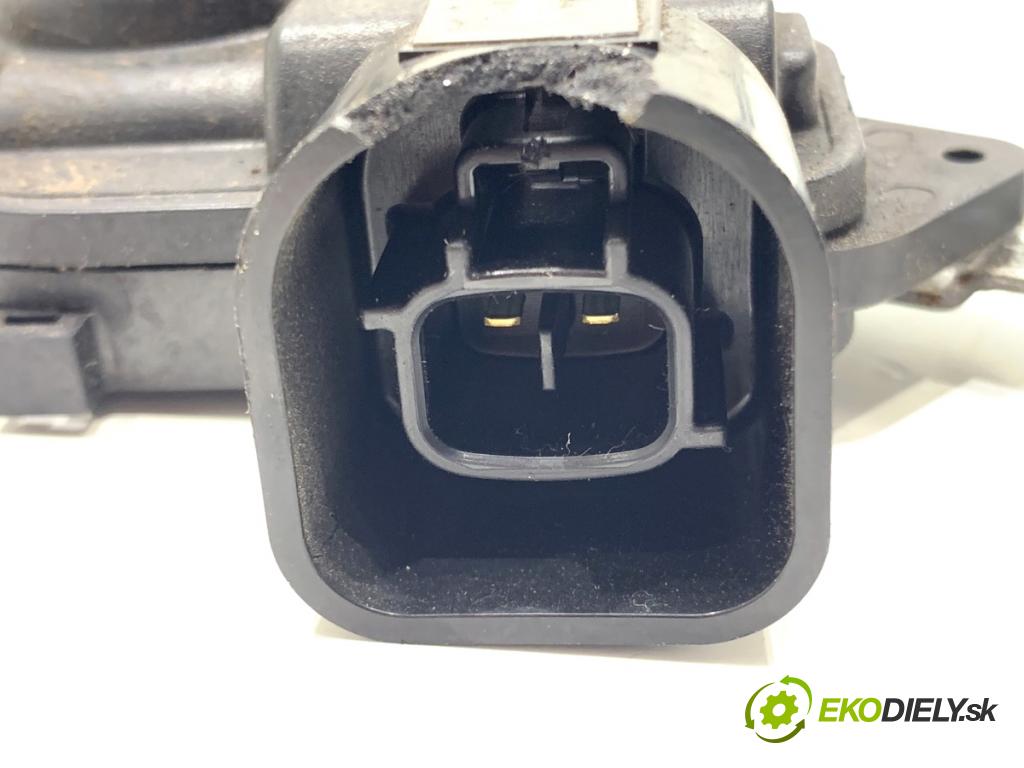 TOYOTA COROLLA E12 nadwozie wielkoprzestrzenne (MPV) 2002 66 kW 2.0 D-4D (CDE120_) 1995 zámok Dvere pravy zad