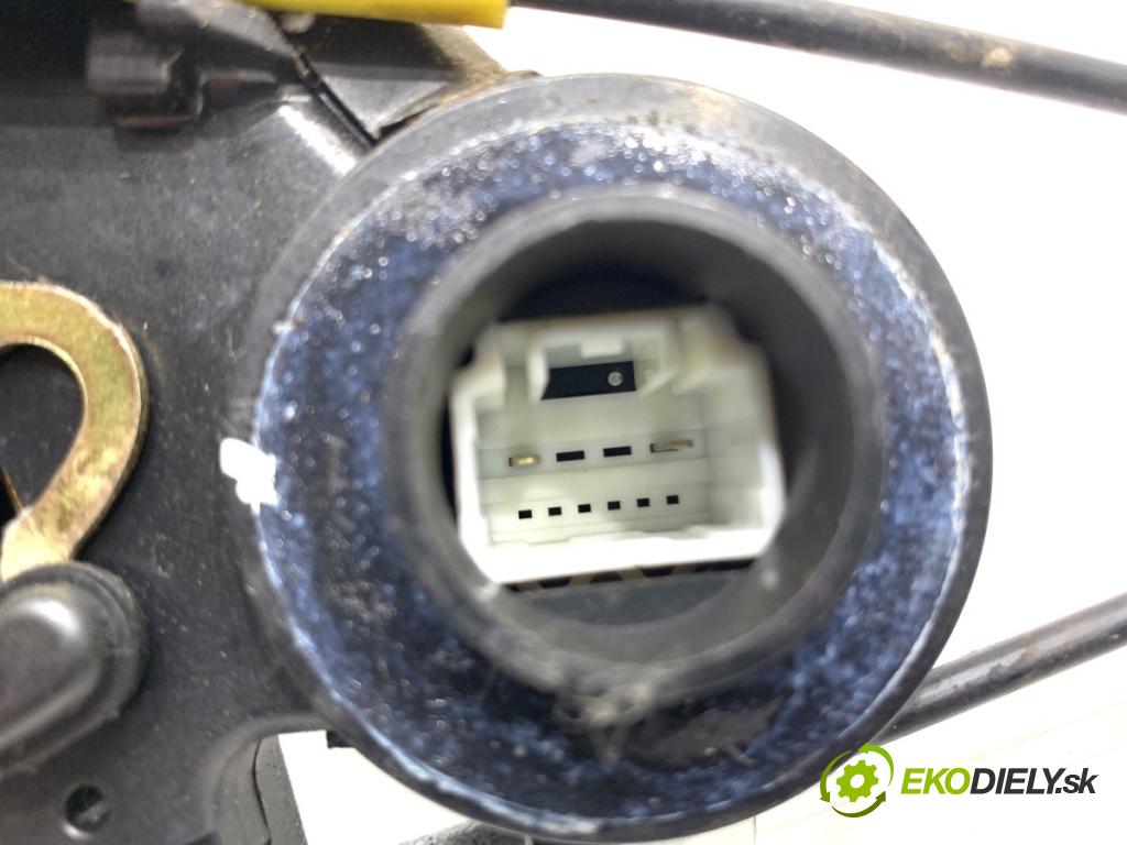 TOYOTA COROLLA E12 nadwozie wielkoprzestrzenne (MPV) 2002 66 kW 2.0 D-4D (CDE120_) 1995 zámok dveře levý zadní část