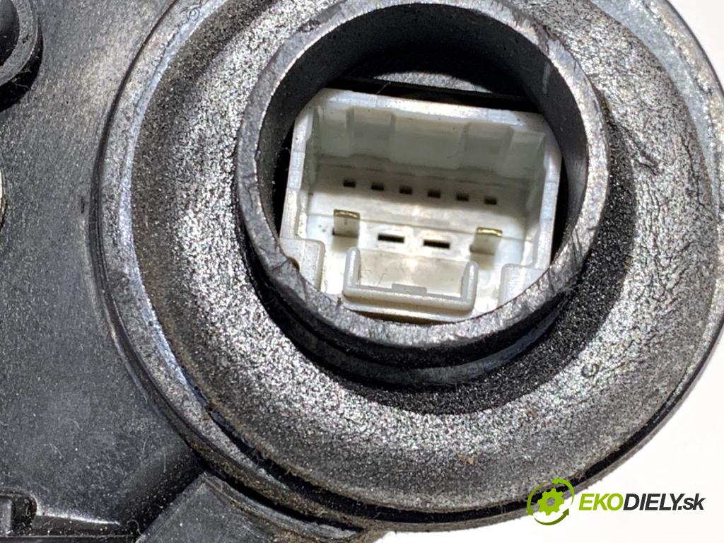 TOYOTA COROLLA E12 nadwozie wielkoprzestrzenne (MPV) 2002 66 kW 2.0 D-4D (CDE120_) 1995 zámok Dvere pravy predný