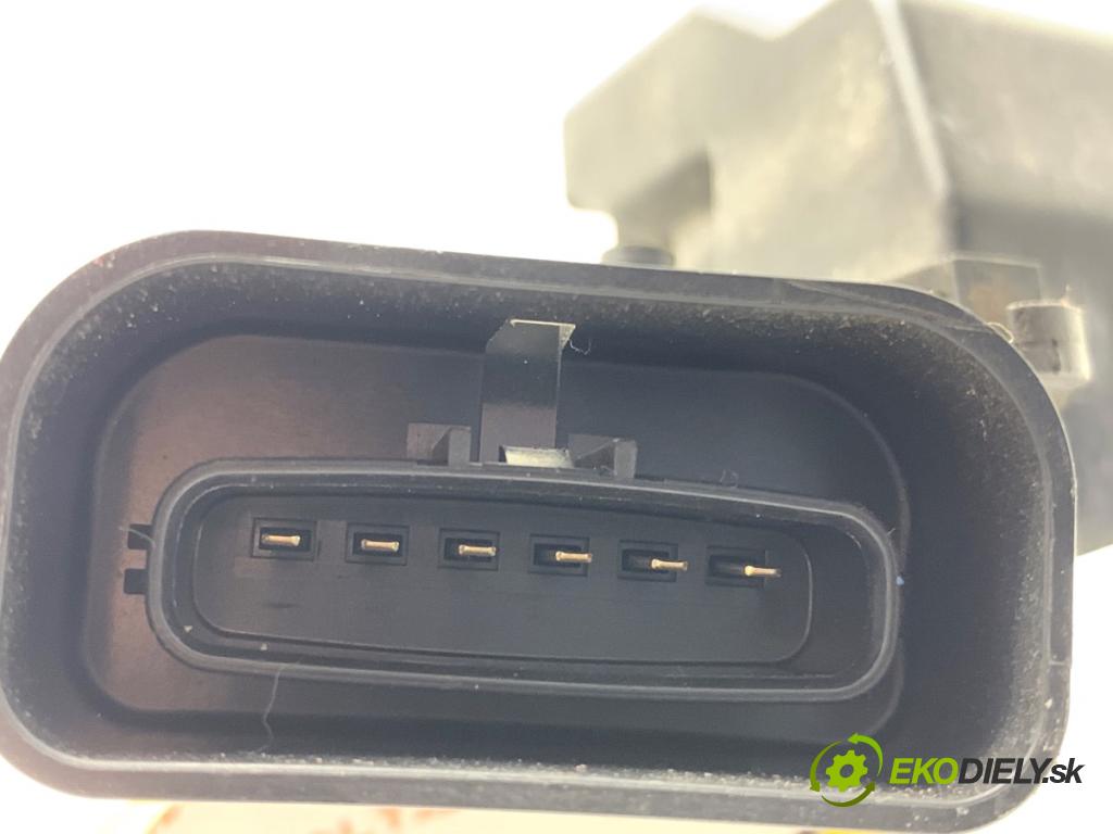 TOYOTA COROLLA E12 nadwozie wielkoprzestrzenne (MPV) 2002 66 kW 2.0 D-4D (CDE120_) 1995 zámok Dvere ľavy predný