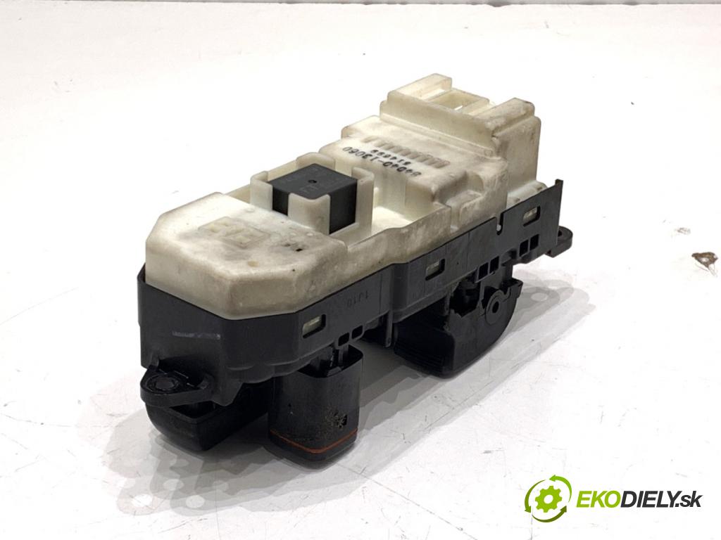 TOYOTA COROLLA E12 nadwozie wielkoprzestrzenne (MPV) 2002 66 kW 2.0 D-4D (CDE120_) 1995 přepínač oken 84040-13060 (Páčky pod volantem)