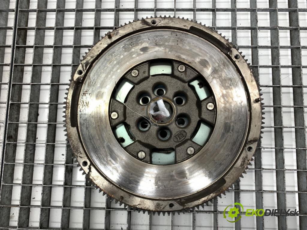 VW GOLF VII Kombi 2015 110 kW 2.0 TDI 1968 koleso dvojhmota 04L105266C