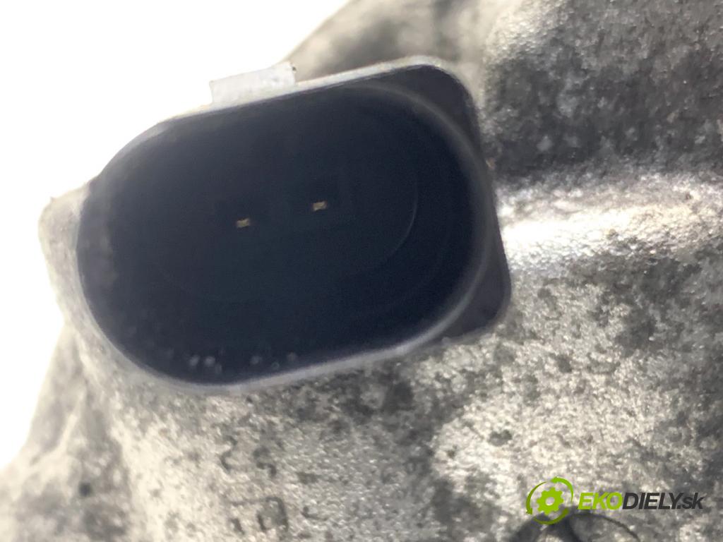 VW GOLF VII Kombi 2015 110 kW 2.0 TDI 1968 Kompresor klimatizácie 5Q0820803F (Kompresor klimatizácie)