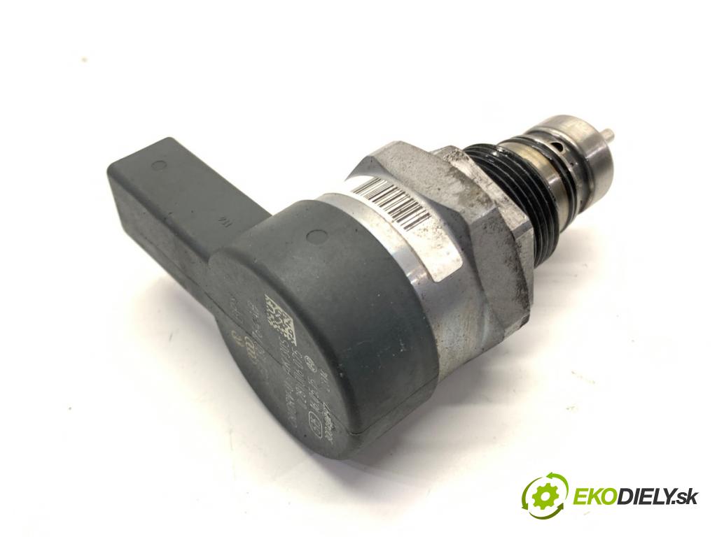 VW GOLF VII Kombi 2015 110 kW 2.0 TDI 1968 Regulátor tlaku paliva 057130764AB (Palivový systém ostatní)