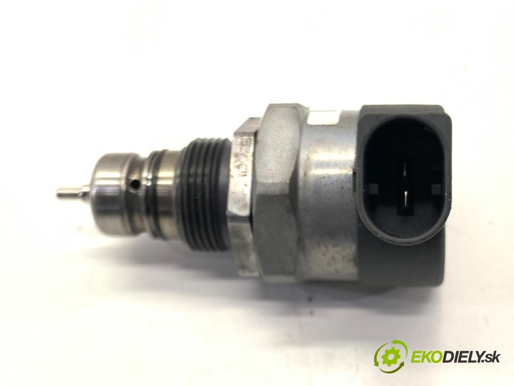 VW GOLF VII Kombi 2015 110 kW 2.0 TDI 1968 Regulátor tlaku paliva 057130764AB (Palivový systém ostatní)