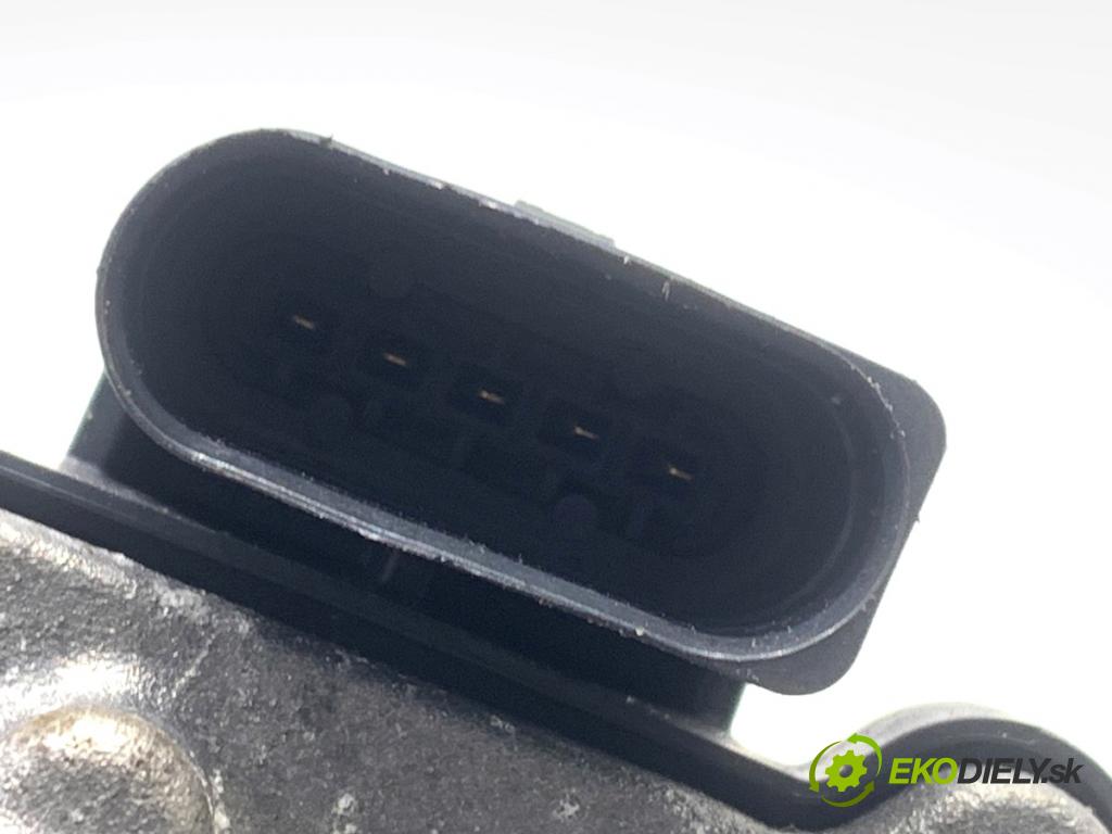 VW GOLF VII Kombi 2015 110 kW 2.0 TDI 1968 Škrtiaca klapka 04L128063P (Škrtiaca klapka)