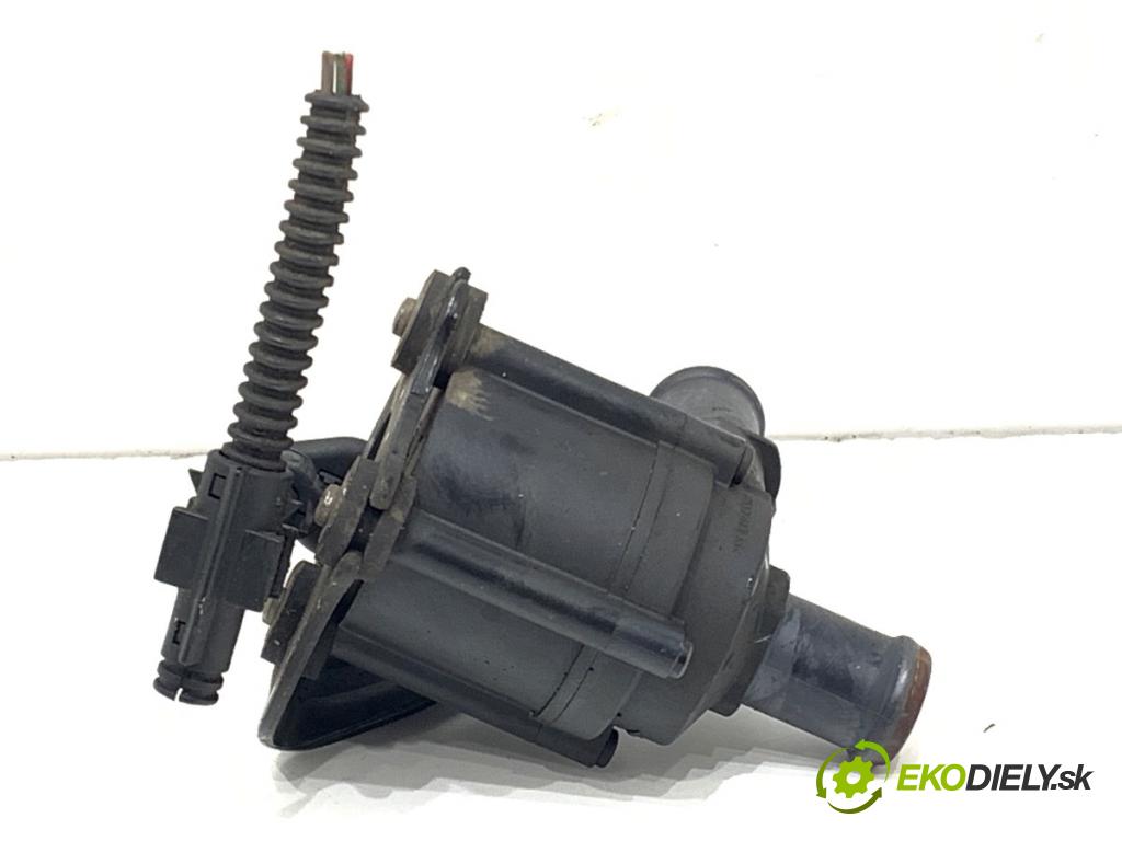 VW GOLF VII Kombi 2015 110 kW 2.0 TDI 1968 DALŠÍ: pumpa vody 5Q0121599Q (Vodní pumpa)