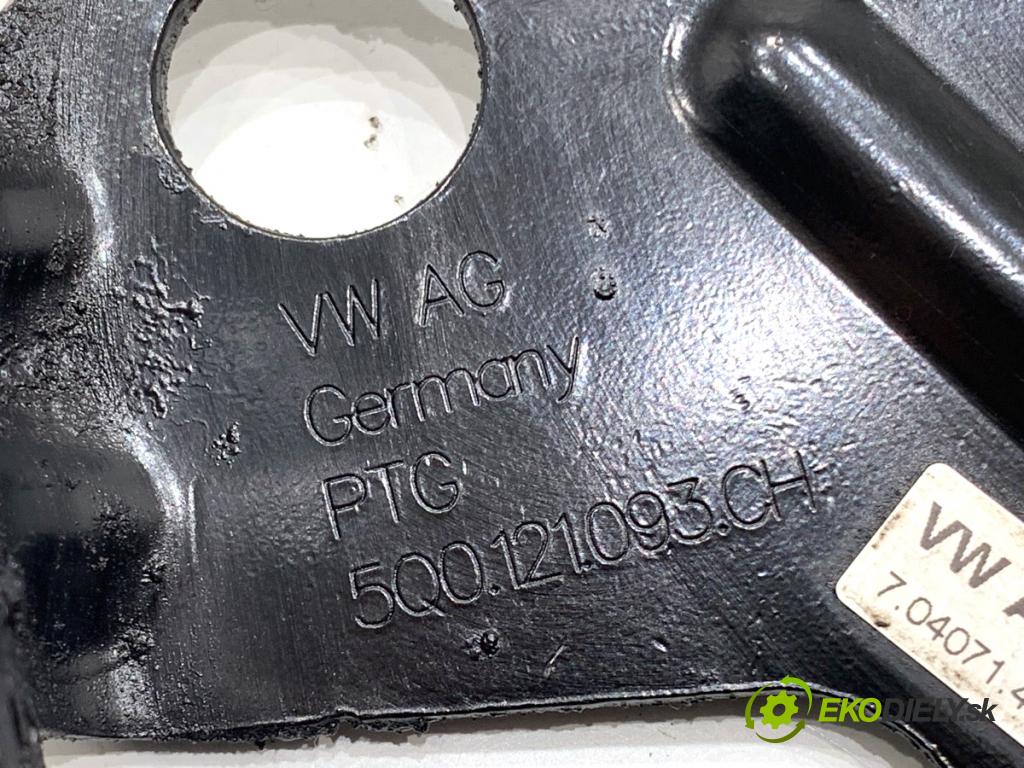 VW GOLF VII Kombi 2015 110 kW 2.0 TDI 1968 DALŠÍ: Pumpa vody 5Q0121599AM (Vodná pumpa)